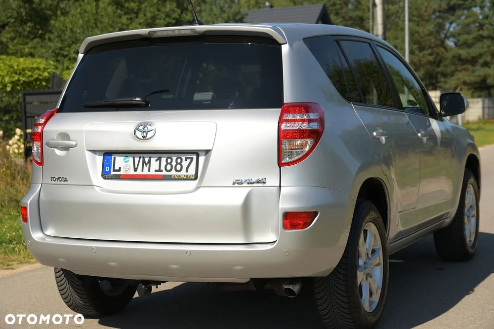 Toyota RAV4 2.0 VVT-i Prestige - 8