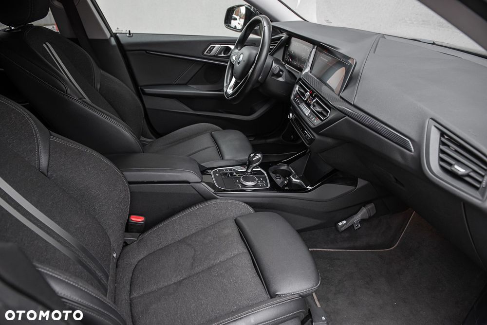 BMW Seria 2 218i - 15