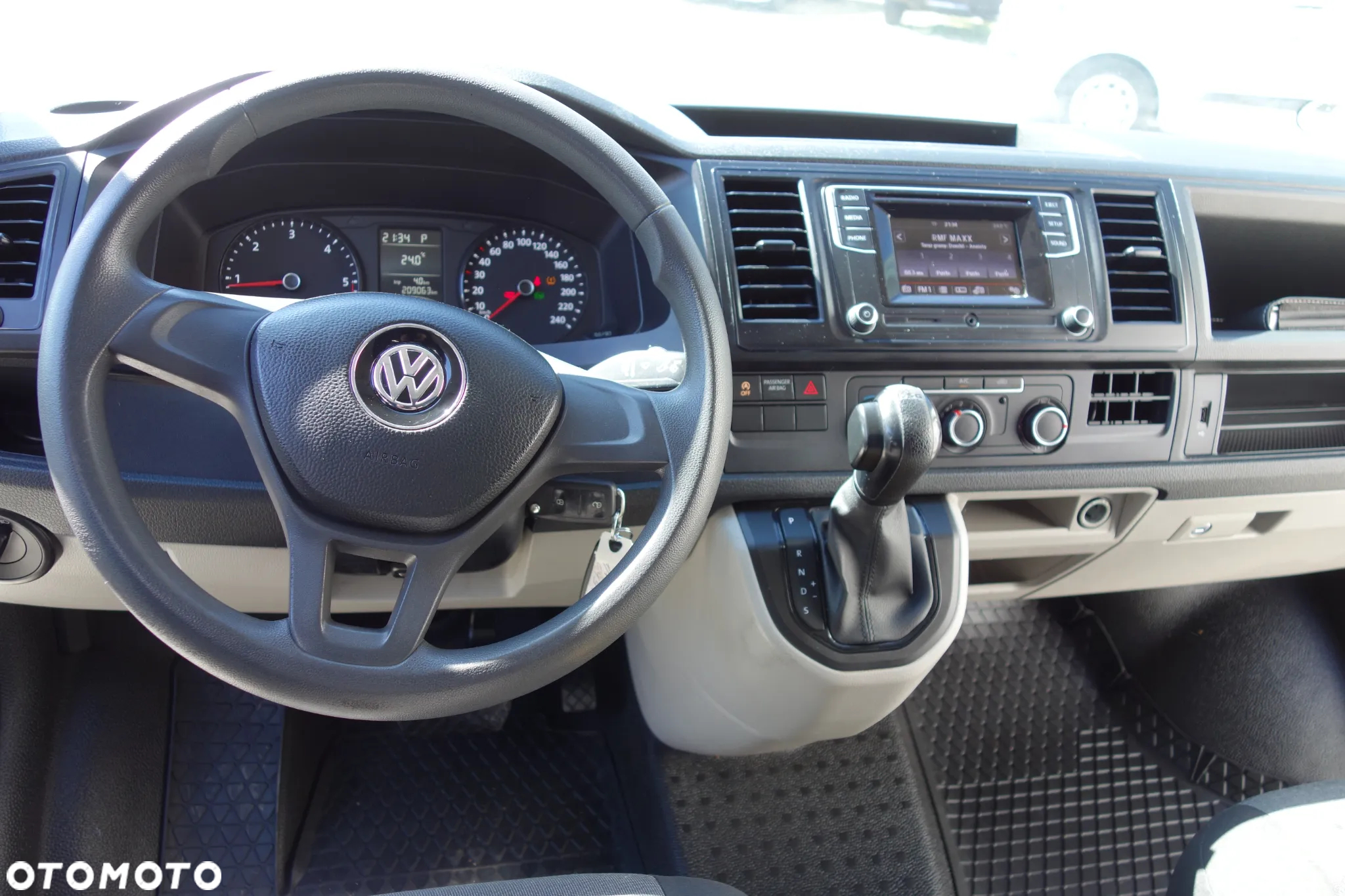 Volkswagen Transporter Long Automat 2.0 TDI 150 KM Klima Webasto - 5
