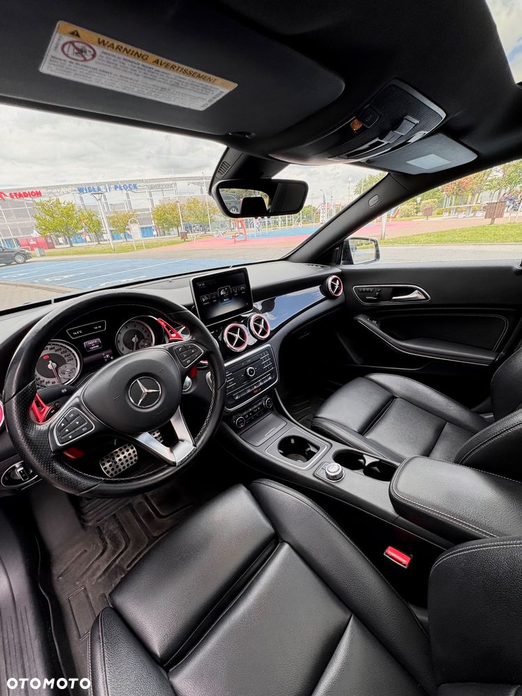 Mercedes-Benz CLA 250 4Matic 7G-DCT AMG Line - 13