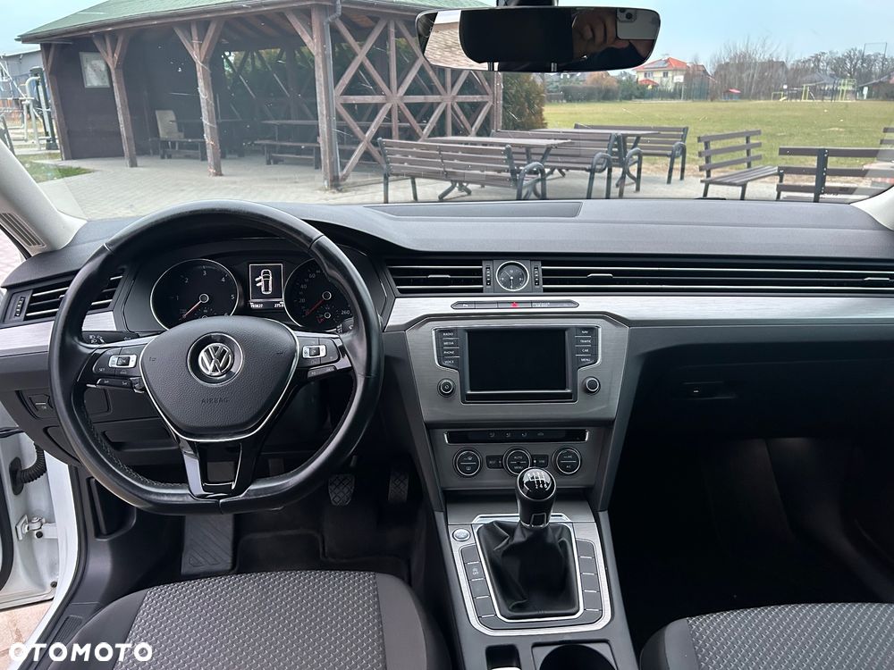 Volkswagen Passat - 10