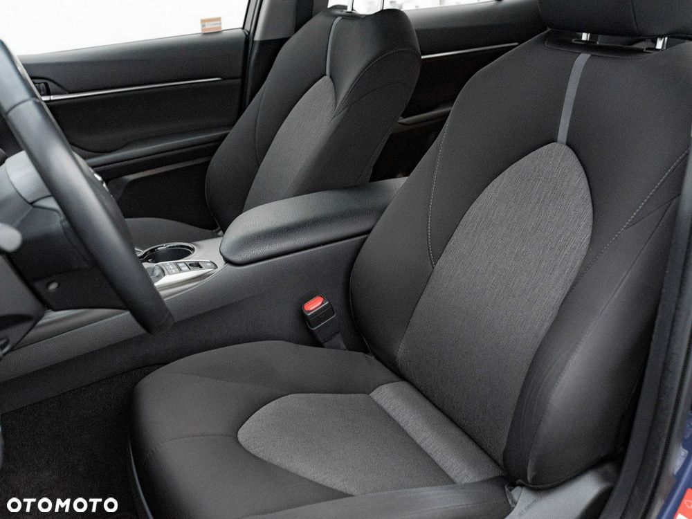 Toyota Camry - 13