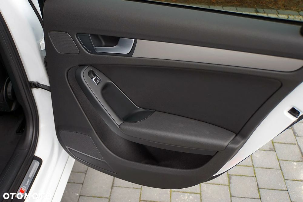 Audi A4 Avant 2.0 TDI DPF clean diesel S line Sportpaket - 38