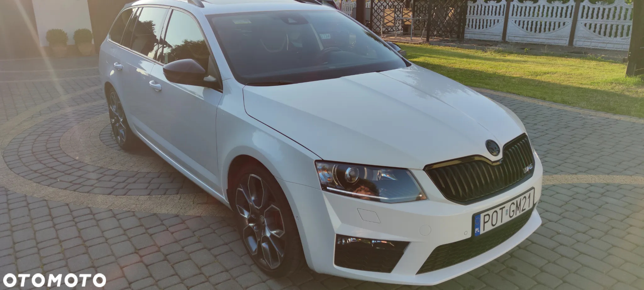 Skoda Octavia Combi 2.0 TSI (Green tec) RS - 2