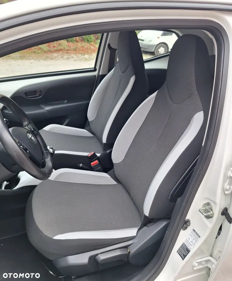 Toyota Aygo x-play - 10