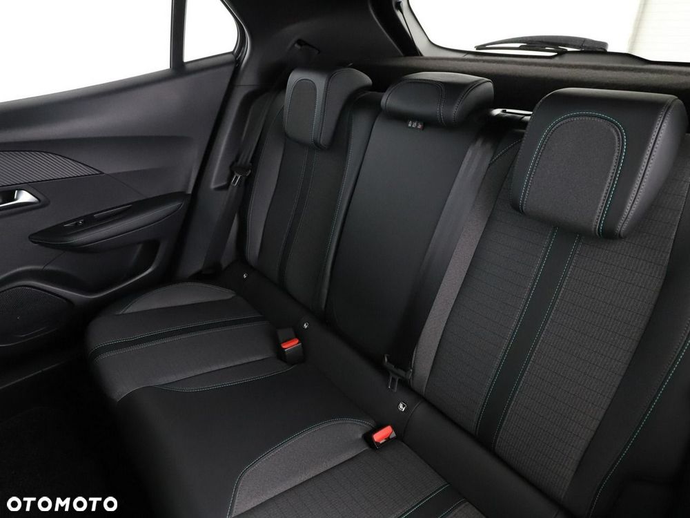 Peugeot 2008 1.5 BlueHDi Allure S&S EAT8 - 18