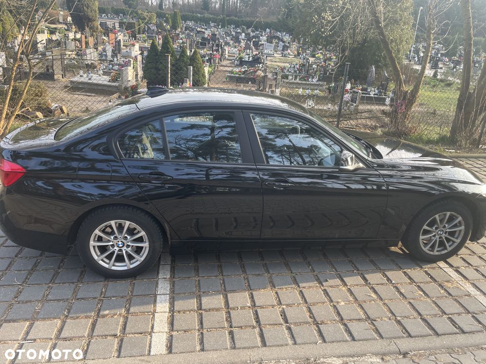 BMW Seria 3 318i - 16