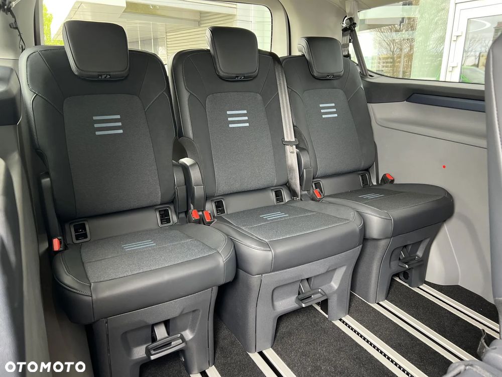 Ford Tourneo Custom - 23