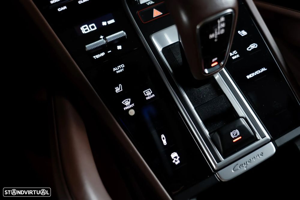 Porsche Cayenne Coupé E-Hybrid Platinum Edition - 28
