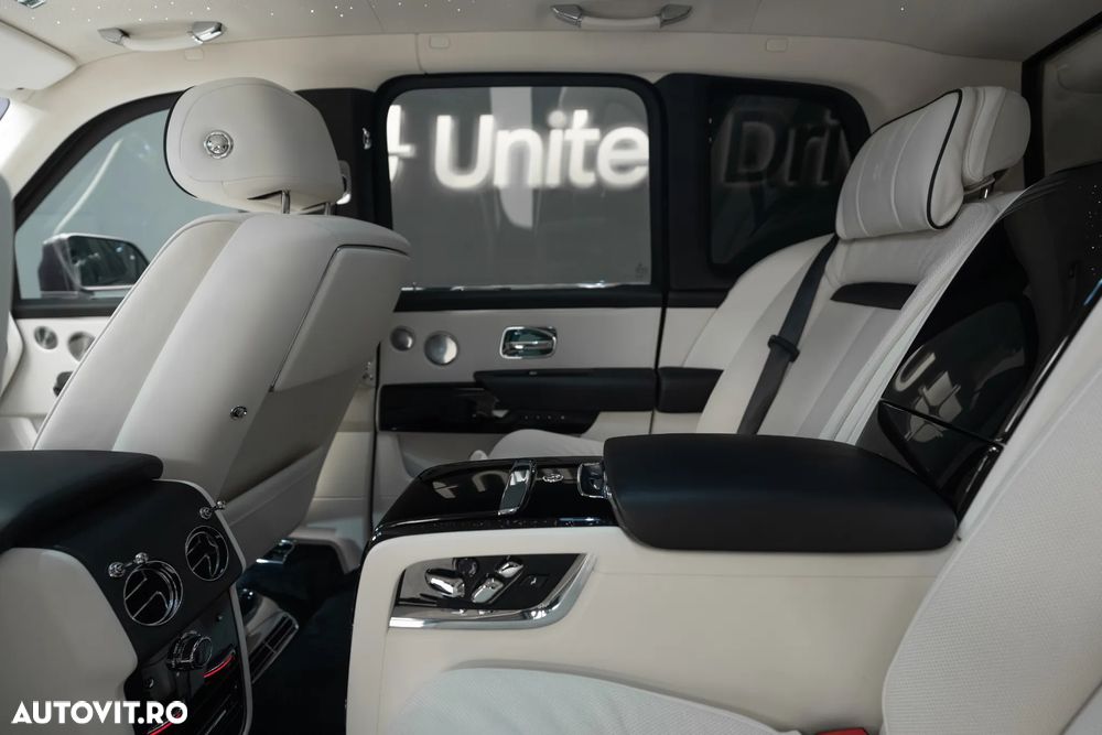 Rolls-Royce Cullinan Standard - 8