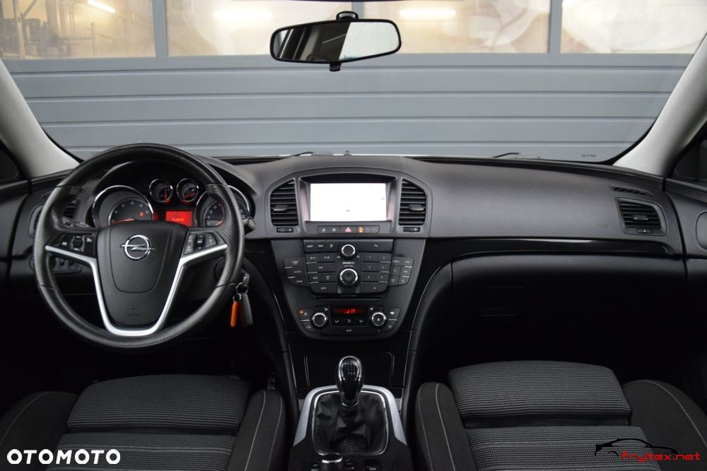 Opel Insignia - 32