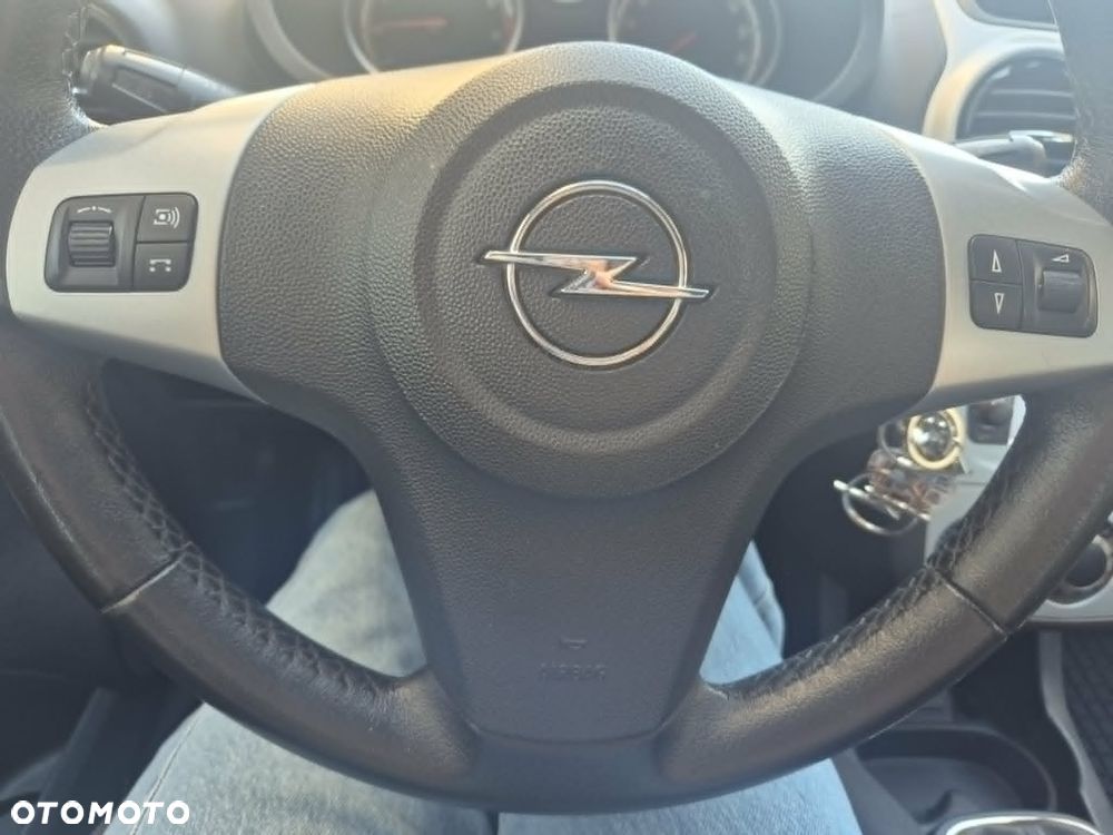Opel Corsa 1.4 16V Cosmo - 10