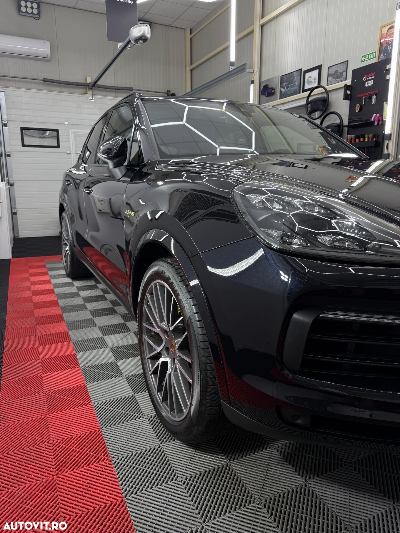 Porsche Cayenne - 18