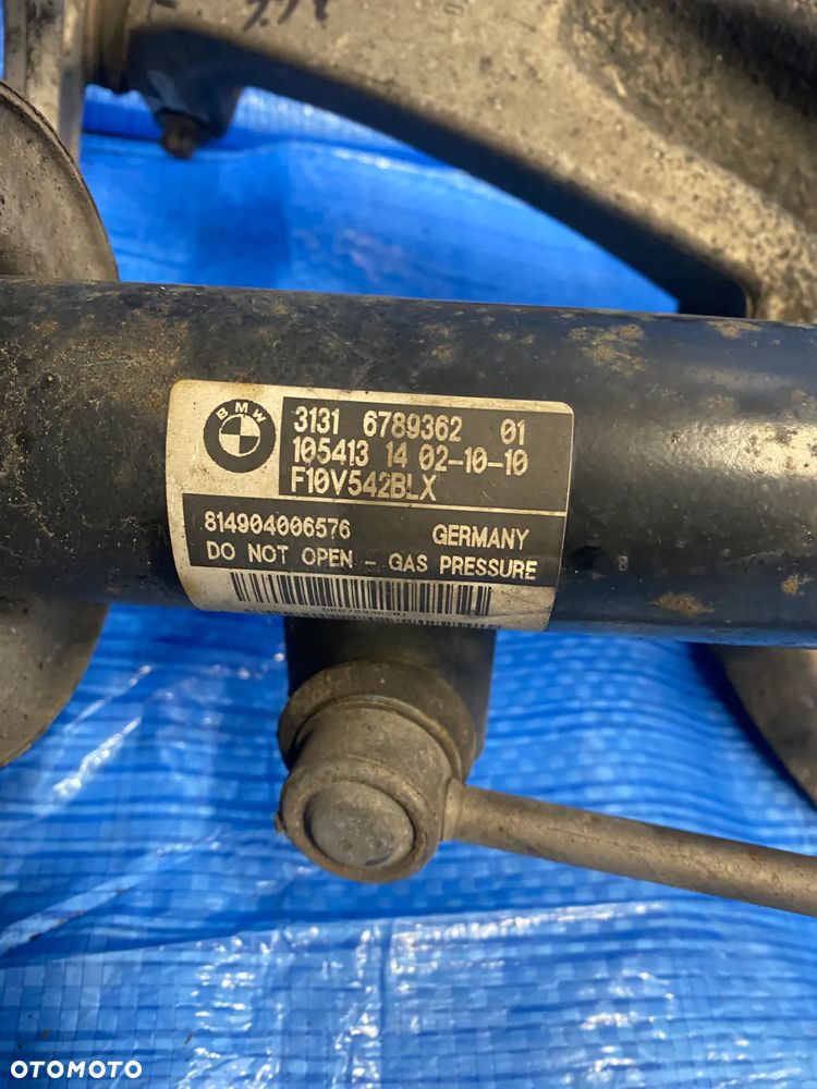 MCPHERSON ZAWIESZENIE ZWROTNICA KOPYTO AMORTYZATOR WAHACZ PIASTA  KOMPLET LEWY PRAWY PRZÓD PRZEDNI BMW F10 F11 535i 3.0B - 8