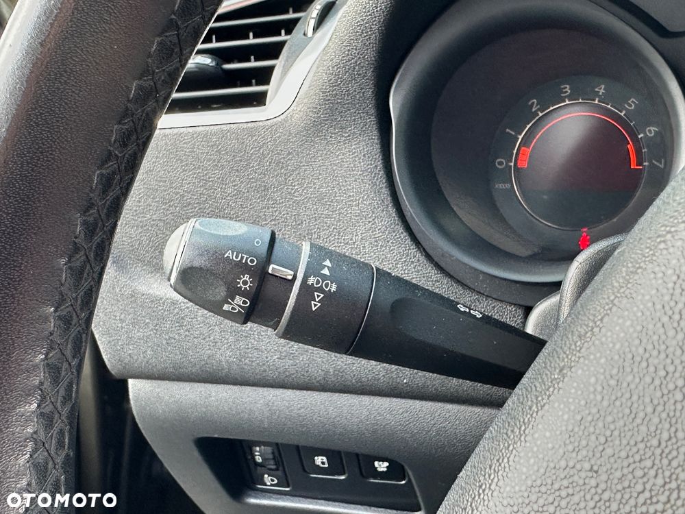 Citroën C4 VTi 95 Attraction - 32