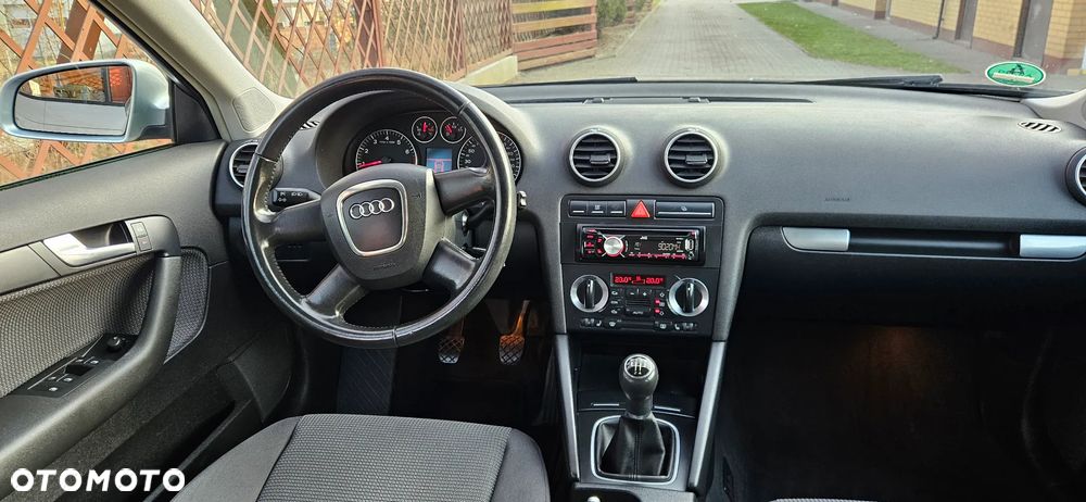 Audi A3 Sportback 1.6 Attraction - 2