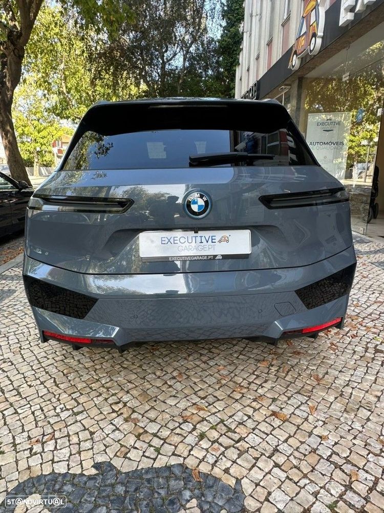 BMW iX xDrive 40 Pack Desportivo - 12