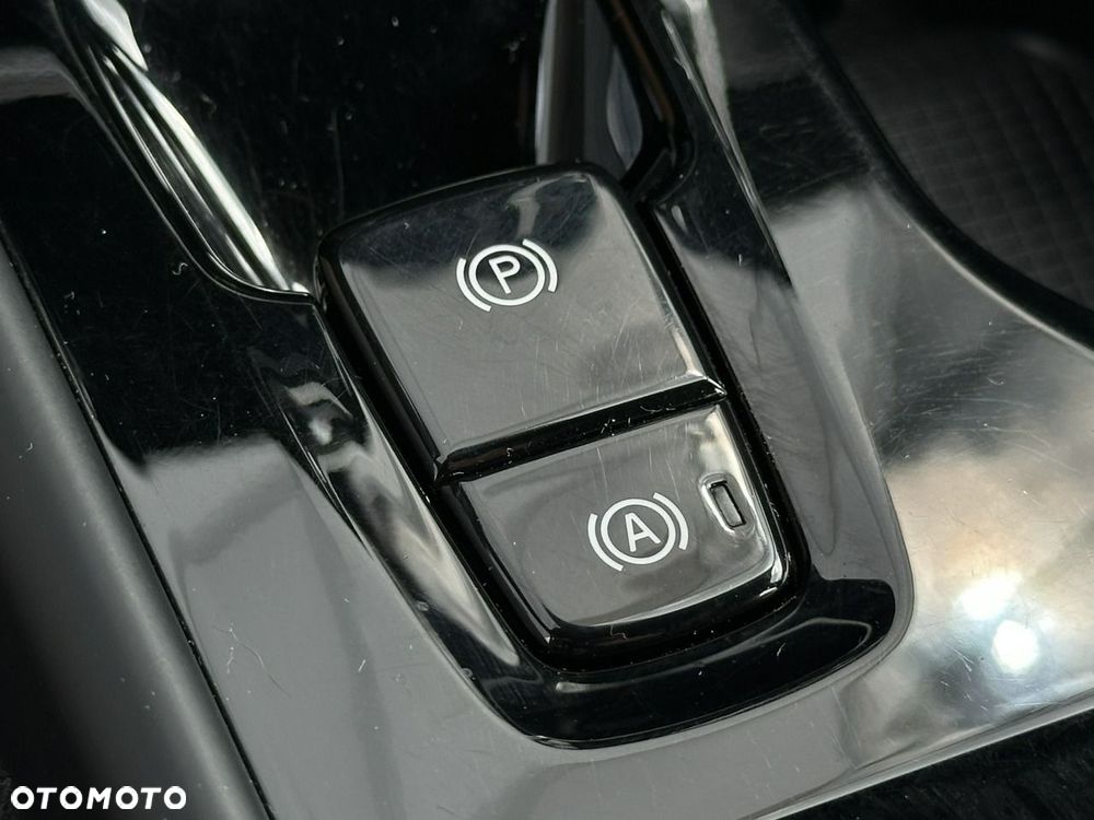 Volvo XC 40 - 24