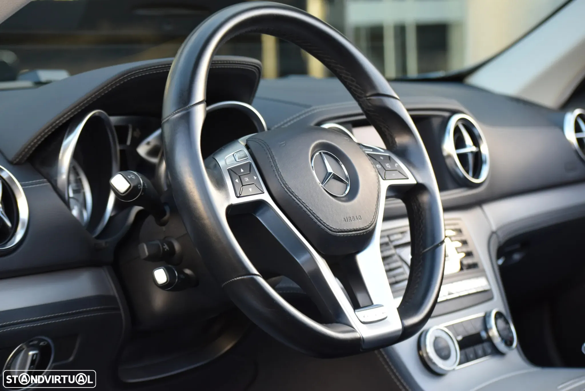 Mercedes-Benz SL 350 - 24