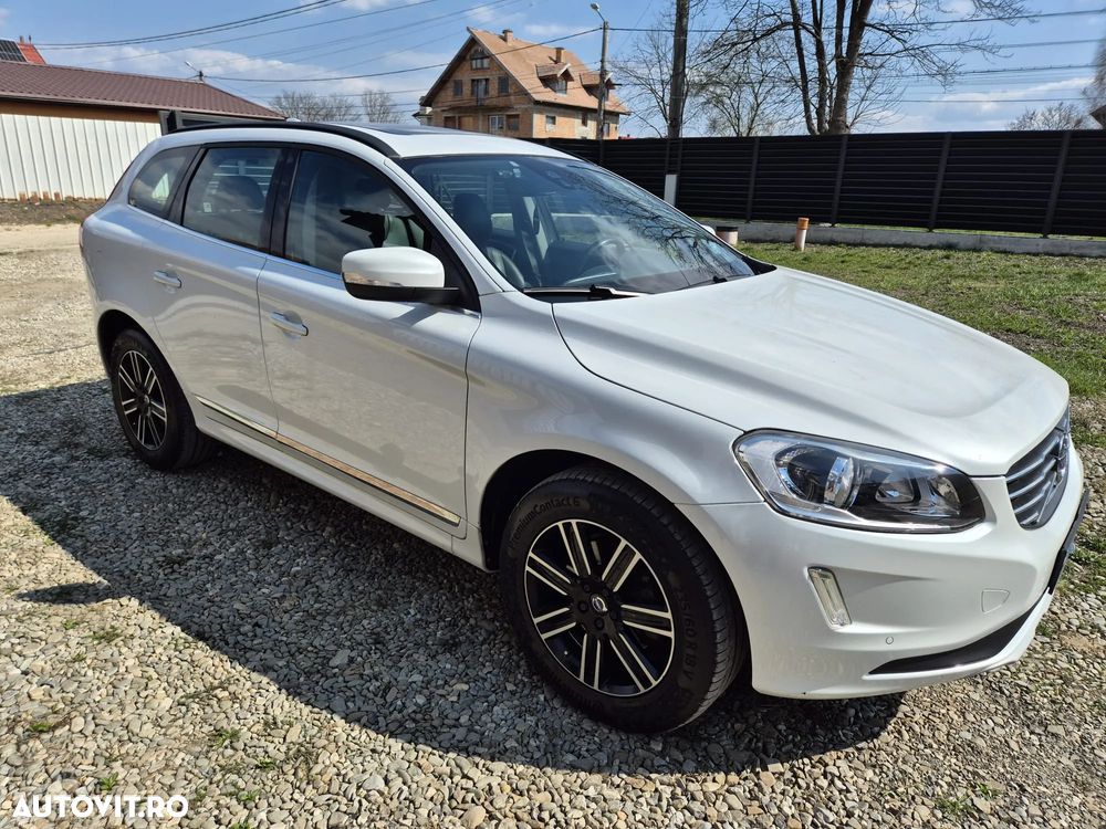 Volvo XC 60 D5 AWD Aut. Momentum - 2