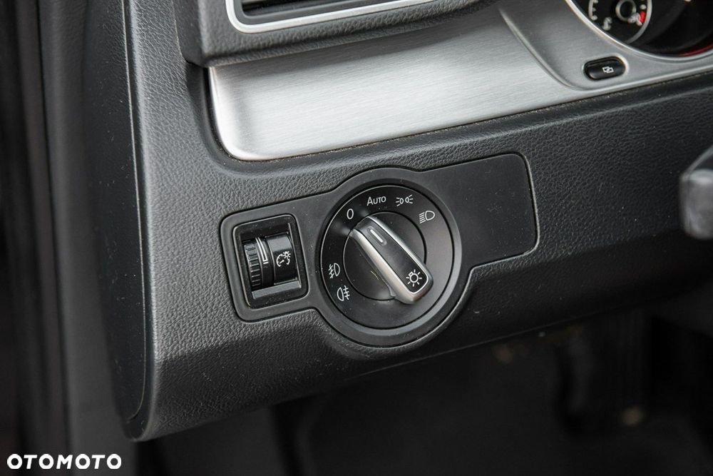 Volkswagen Passat - 28