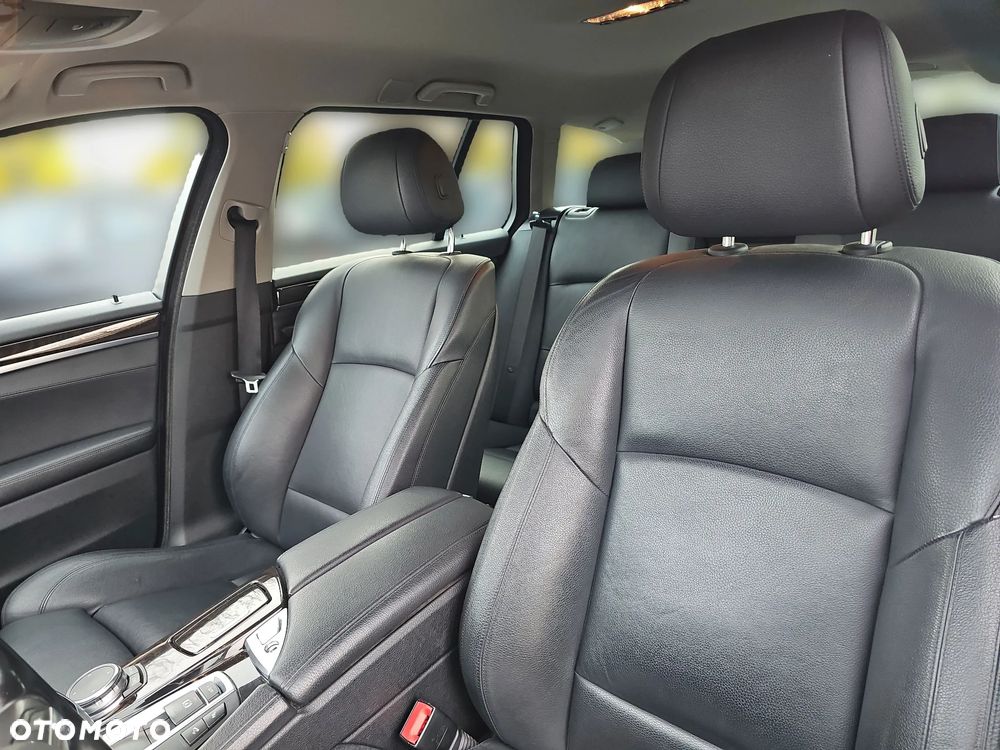 BMW Seria 5 525d - 12