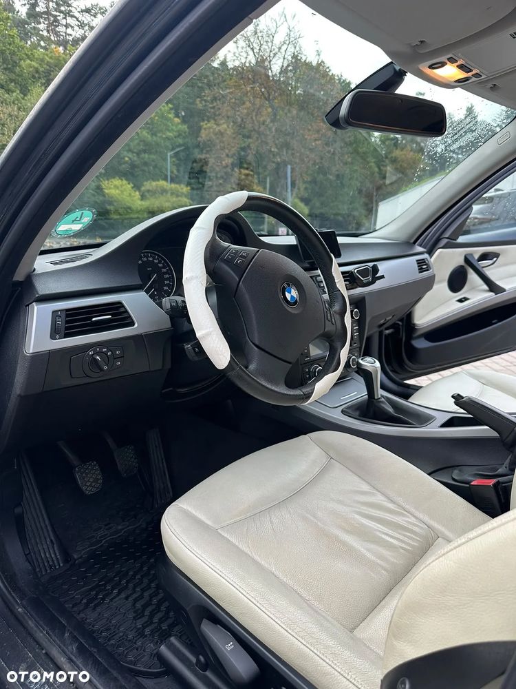 BMW Seria 3 318i - 9