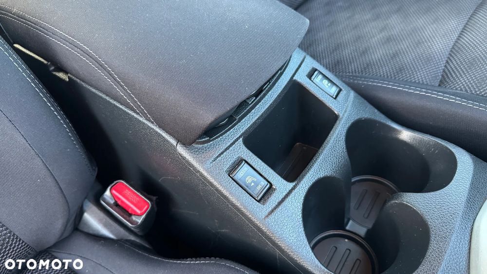 Nissan Qashqai 1.6 dCi DPF acenta - 32