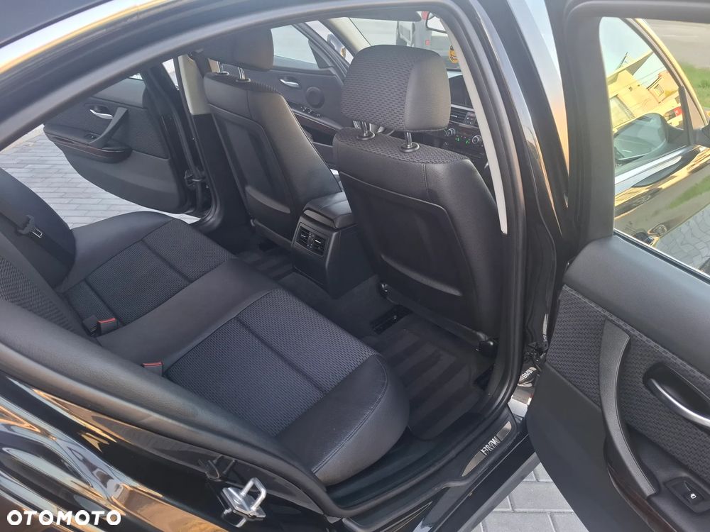 BMW Seria 3 320d xDrive - 18