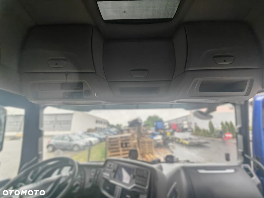 PÓŁKA GÓRNA SCHOWKI KONSOLA KABINY IVECO S WAY - 3