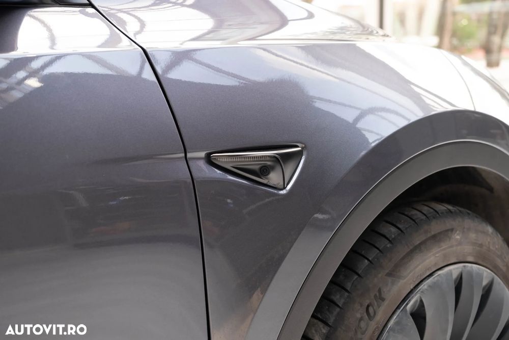 Tesla Model Y AWD Long Range - 26