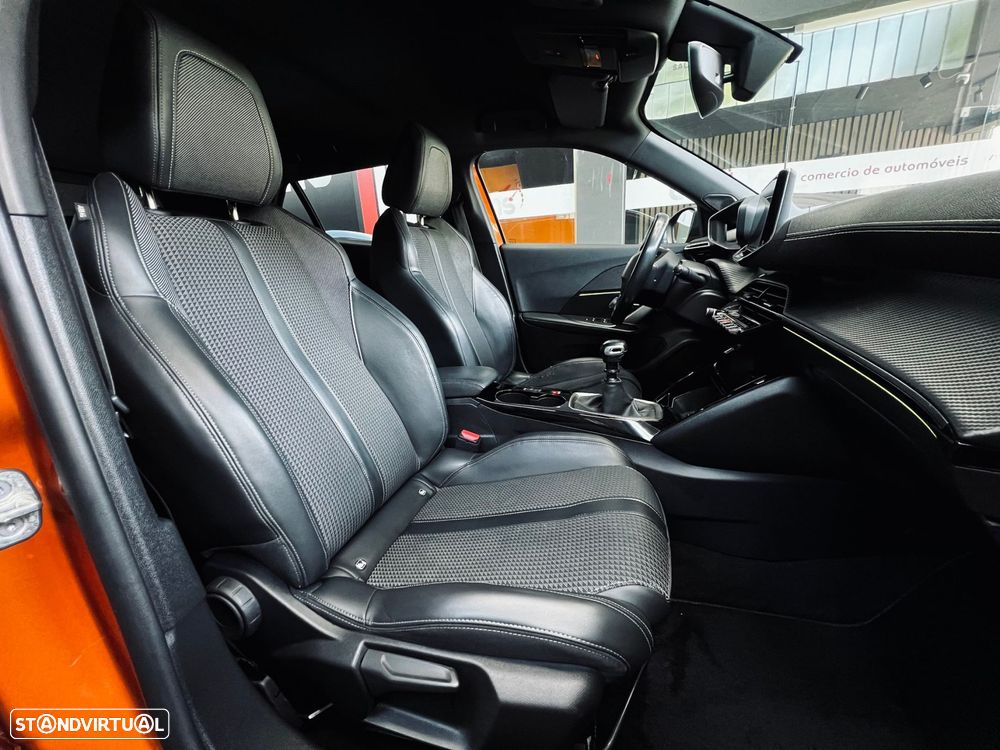 Peugeot 2008 1.2 PureTech GT Line - 26