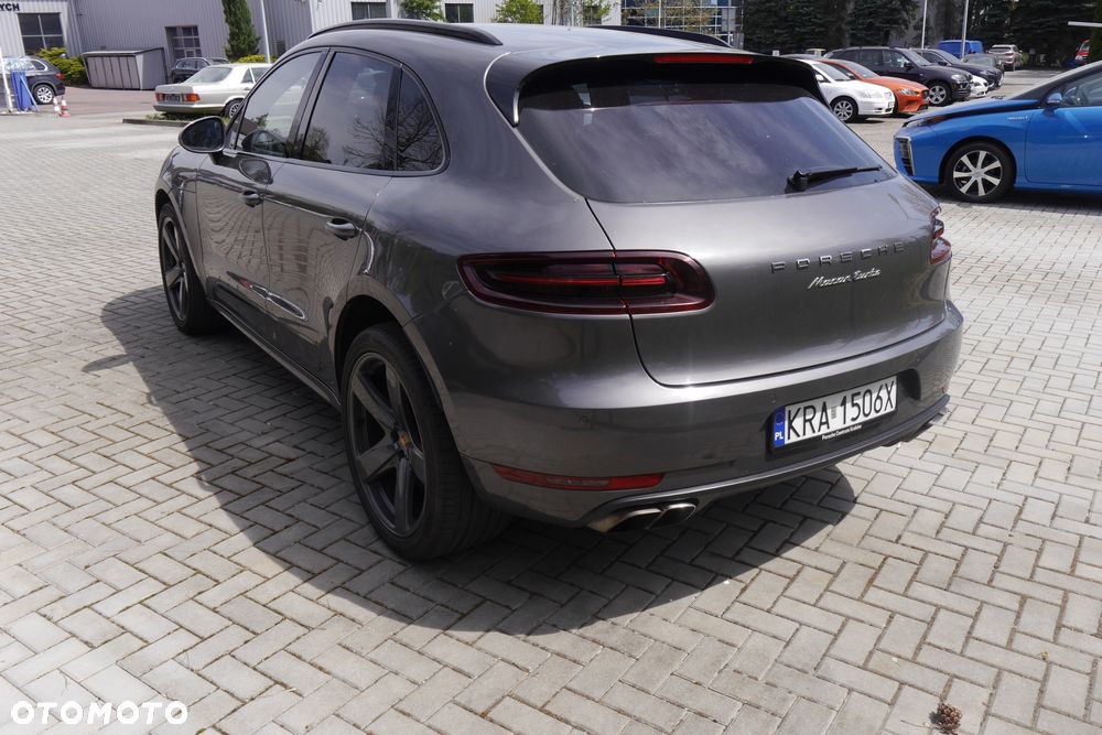 Porsche Macan Turbo - 8