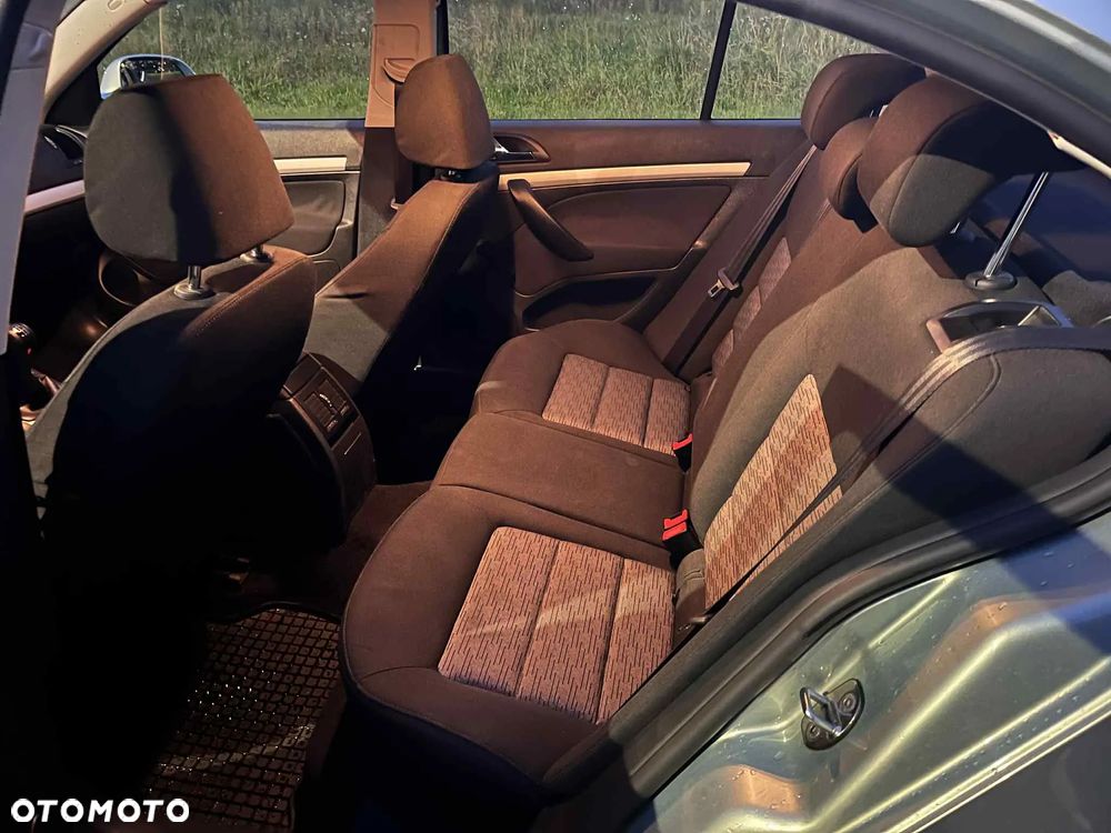 Skoda Octavia 1.6 Classic - 11