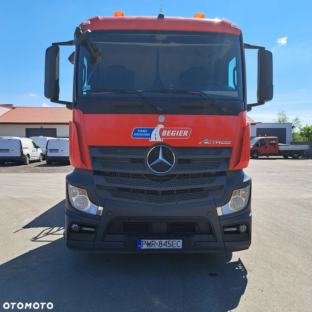 Mercedes-Benz ACTROS - 1