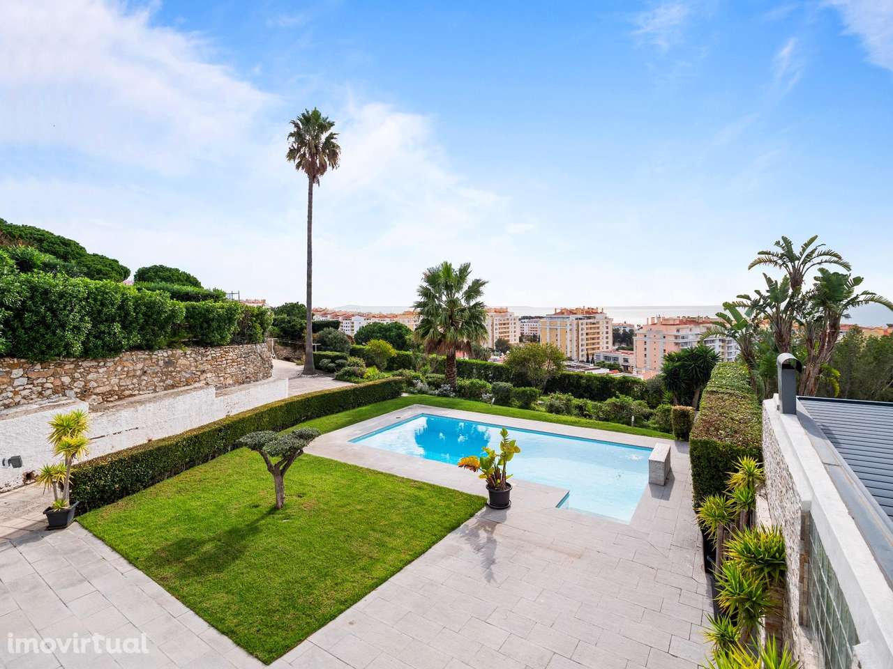 Terreno Costeiro de Prestígio com Residência Existente - Grande imagem: 3/26