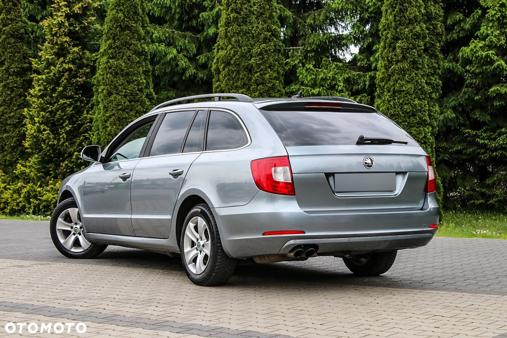 Skoda Superb 2.0 TDI DSG Exclusive - 9