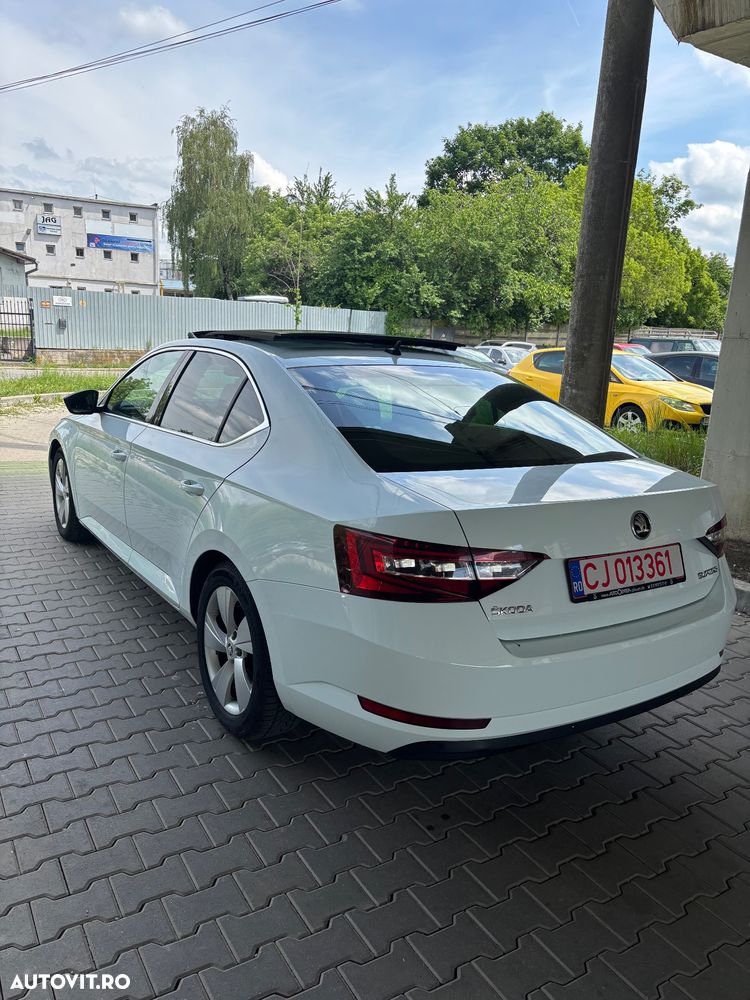 Skoda Superb 2.0 TDI DSG Sportline - 1