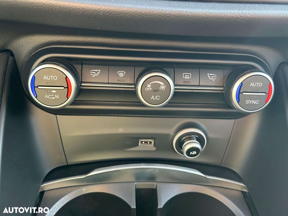 Alfa Romeo Stelvio - 17