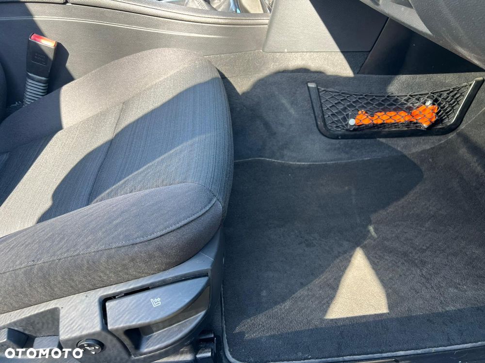 BMW Seria 5 525d - 10