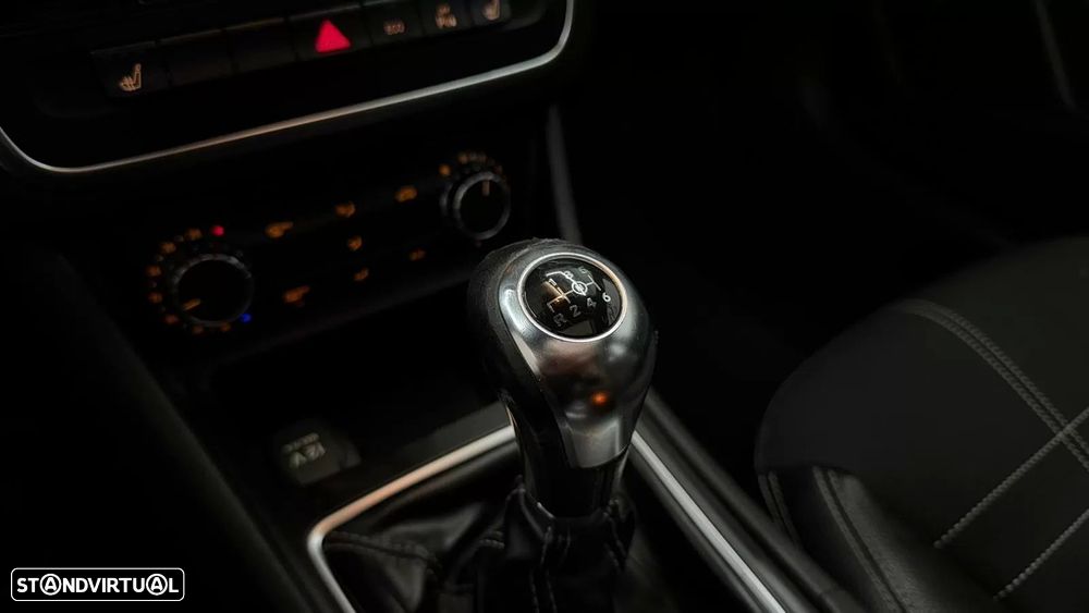 Mercedes-Benz A 180 d - 18