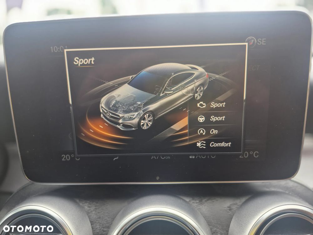Mercedes-Benz Klasa C 300 9G-TRONIC - 27