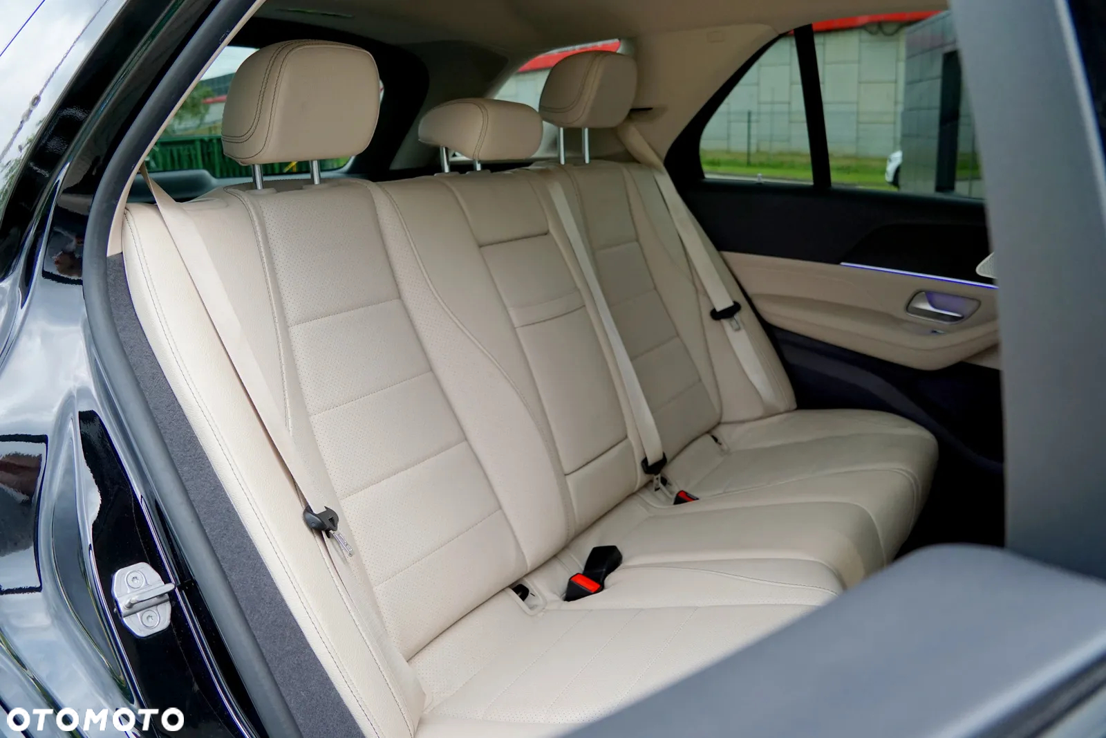 Mercedes-Benz GLE 300 d 4Matic 9G-TRONIC AMG Line - 27