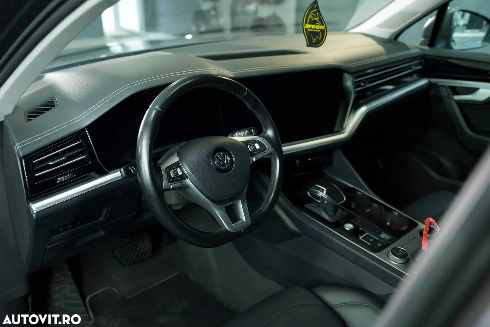 Volkswagen Touareg - 11