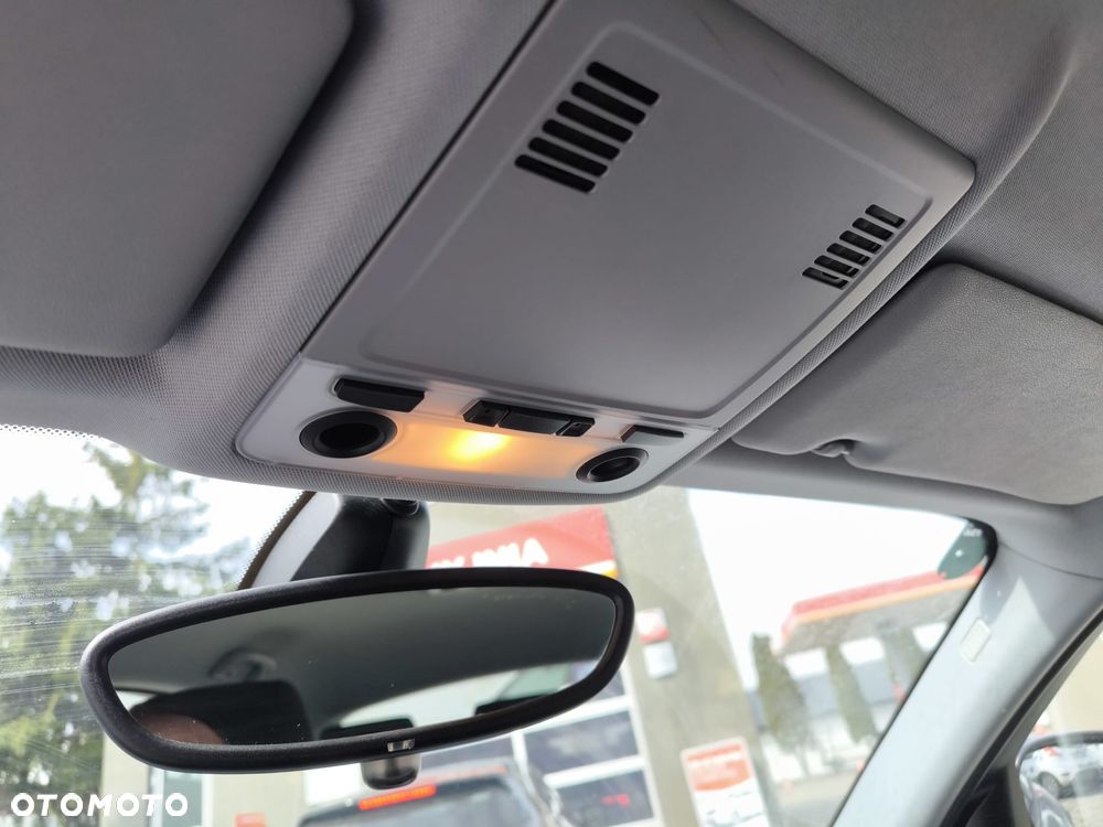 BMW Seria 1 118d Sport Line - 16