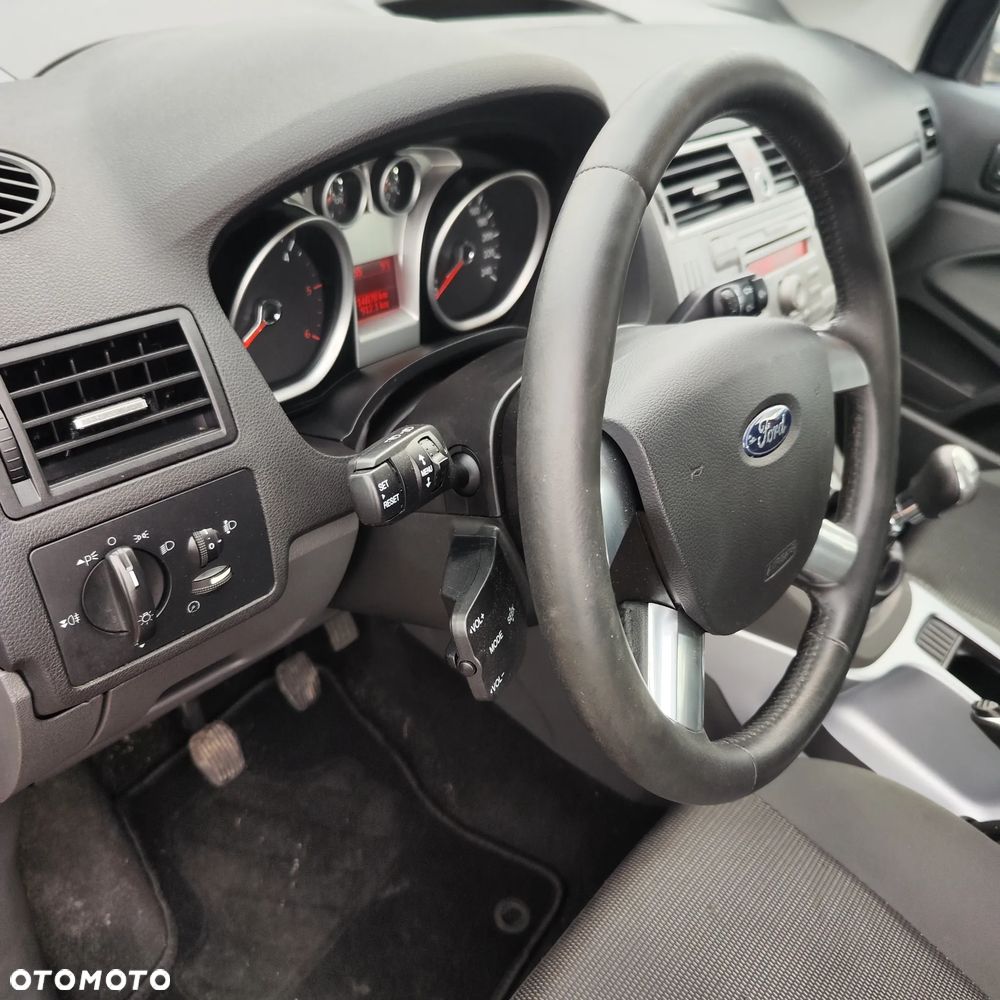 Ford Kuga 2.0 TDCi 4x4 Trend - 12