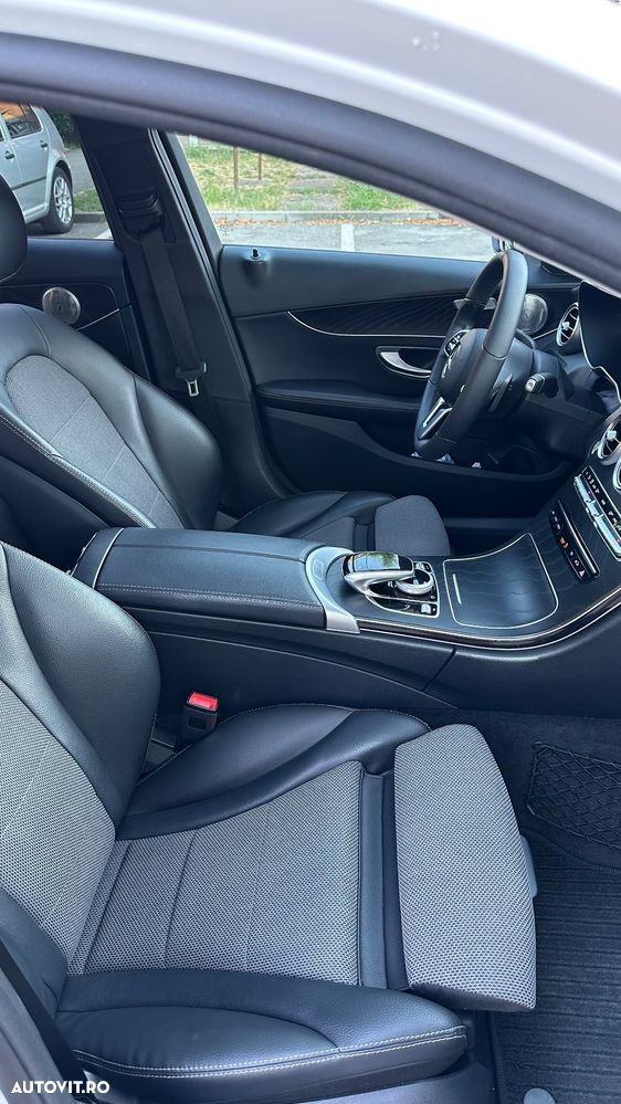 Mercedes-Benz C 220 d 4Matic T 9G-TRONIC Avantgarde - 8