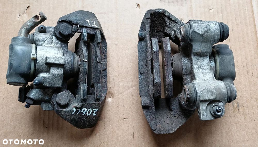 206 zacisk hamulcowy tylny tył 1,6 16V komplet 206CC Peugeot