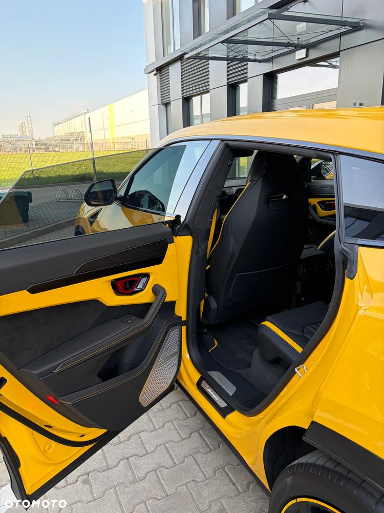 Lamborghini Urus - 16