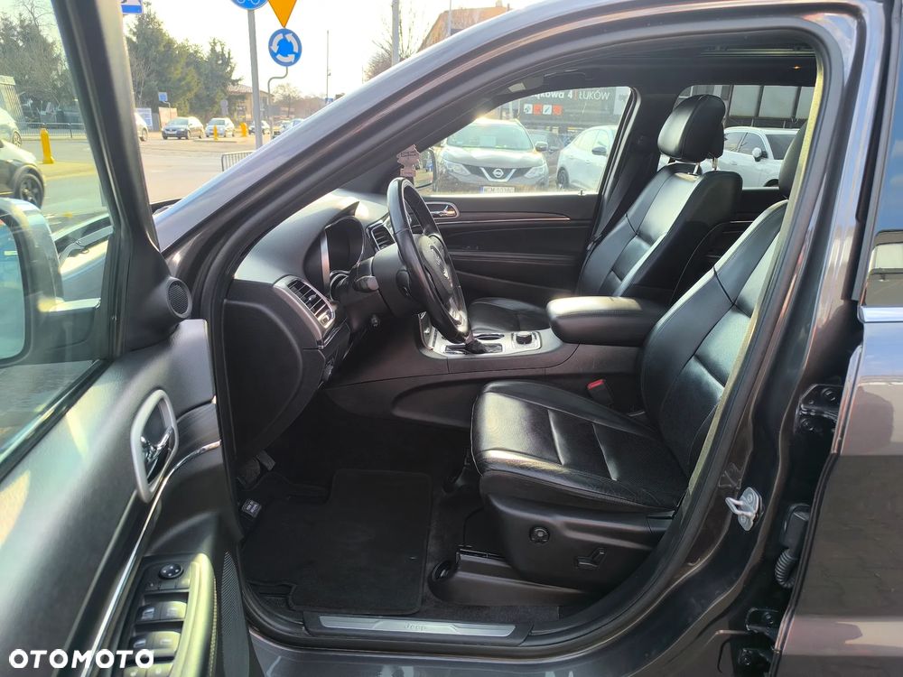 Jeep Grand Cherokee - 17